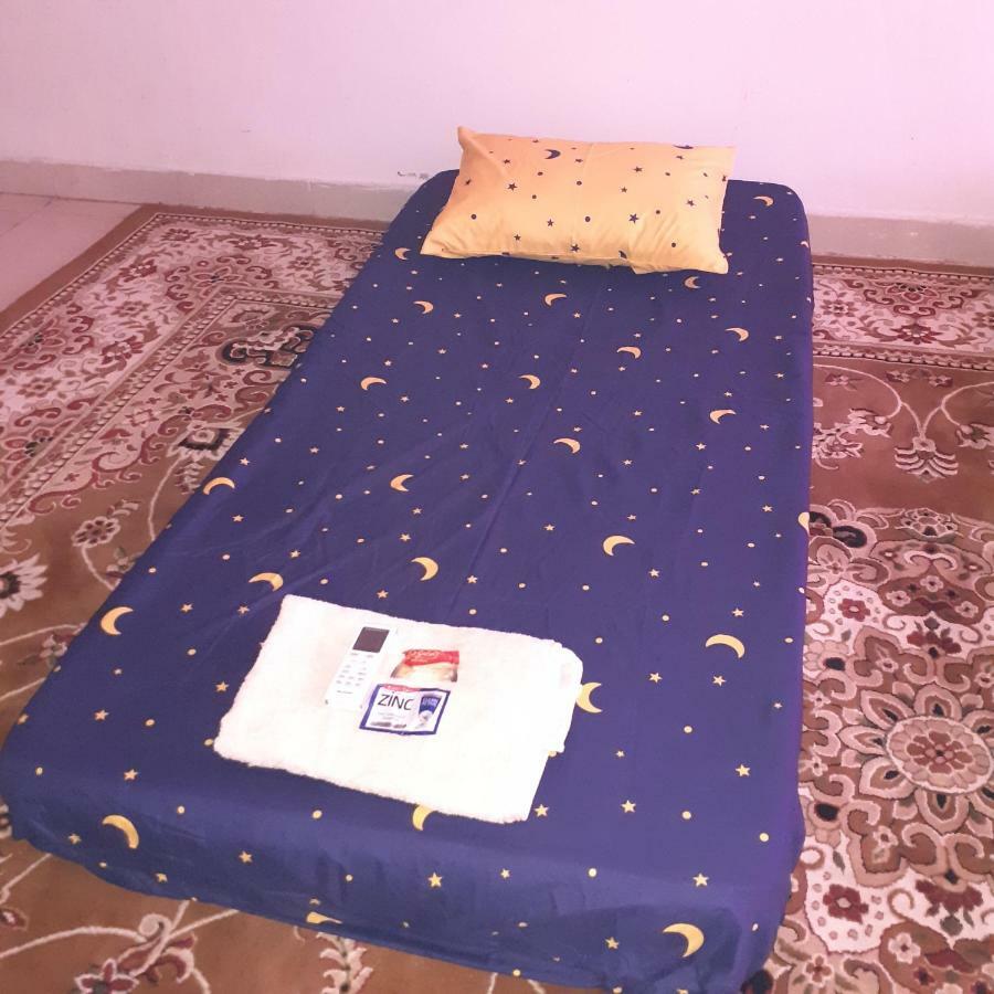 ג'מבי Almira Homestay Near Airport מראה חיצוני תמונה