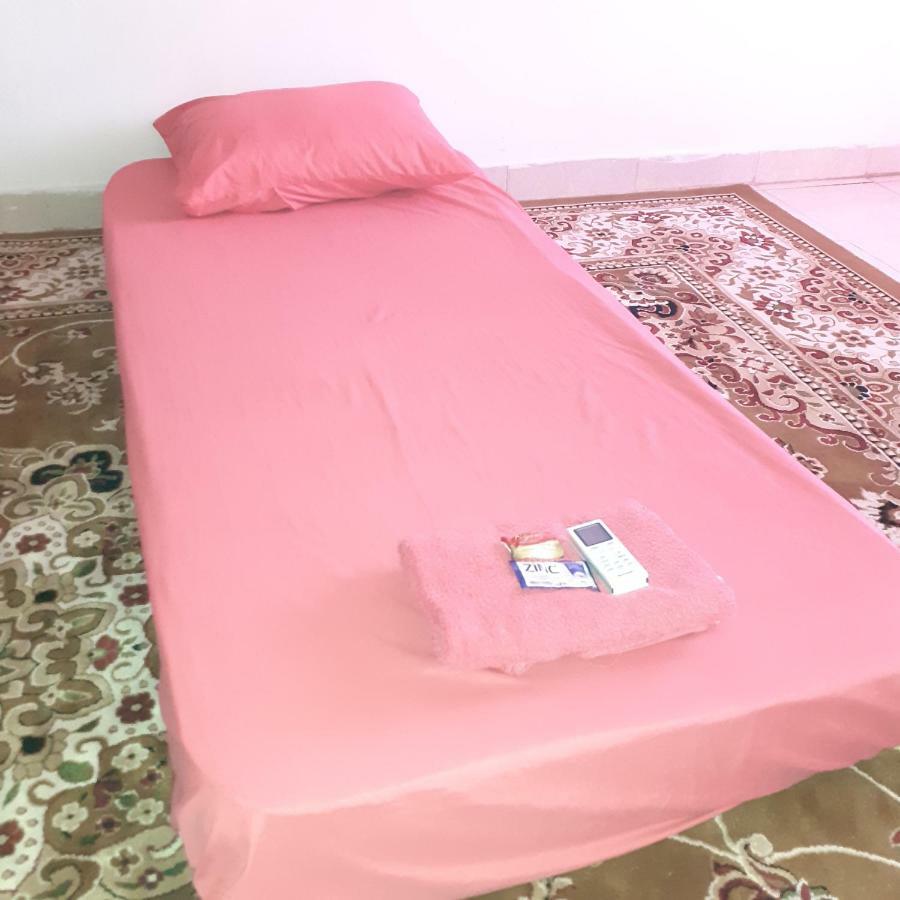 ג'מבי Almira Homestay Near Airport מראה חיצוני תמונה