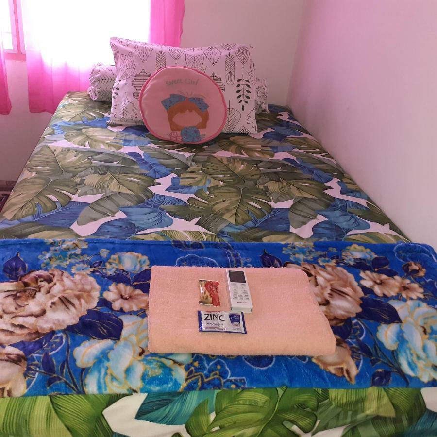 ג'מבי Almira Homestay Near Airport מראה חיצוני תמונה